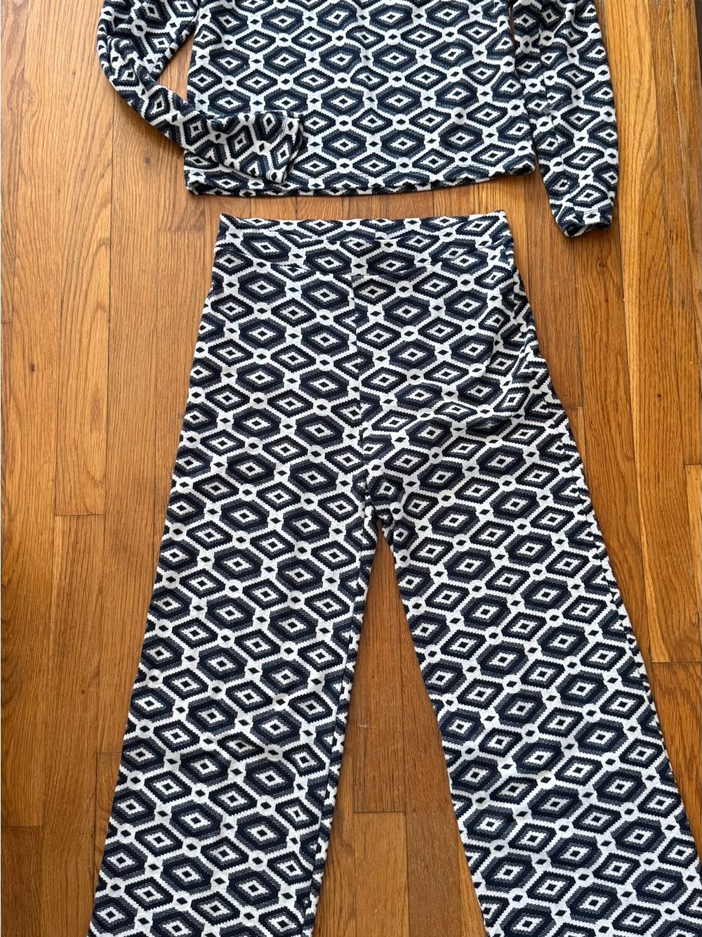 Zara navy  & White Geometric Women's set